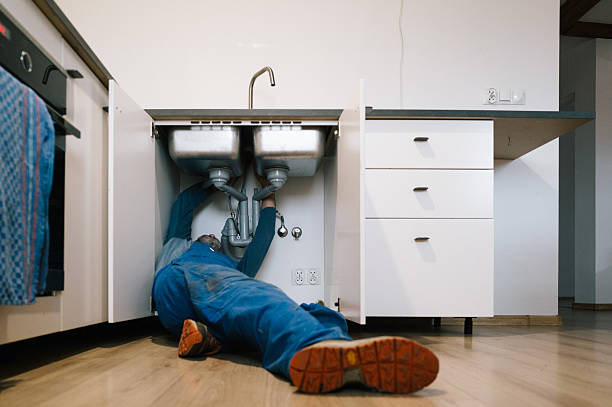 Professional Leak Detection technician working in Jekyll Island, GA